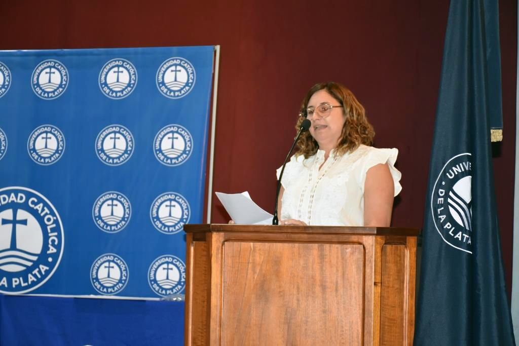 Nuevos graduados de Humanidades inician su camino profesional