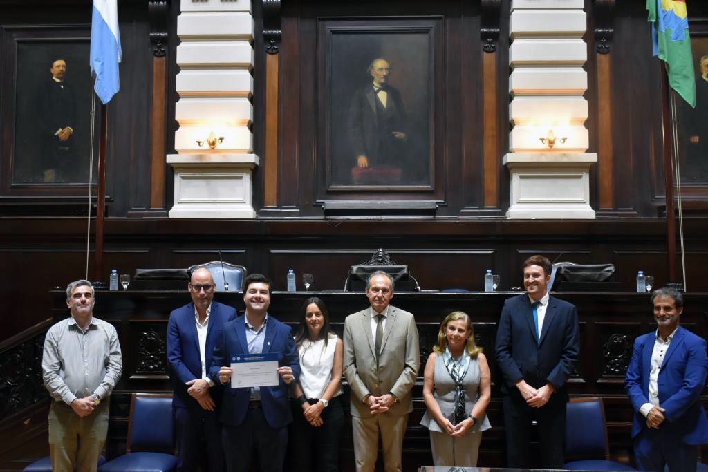 Se entregaron los certificados de la primera promoción de la Diplomatura en Derecho Parlamentario Provincial y Municipal 