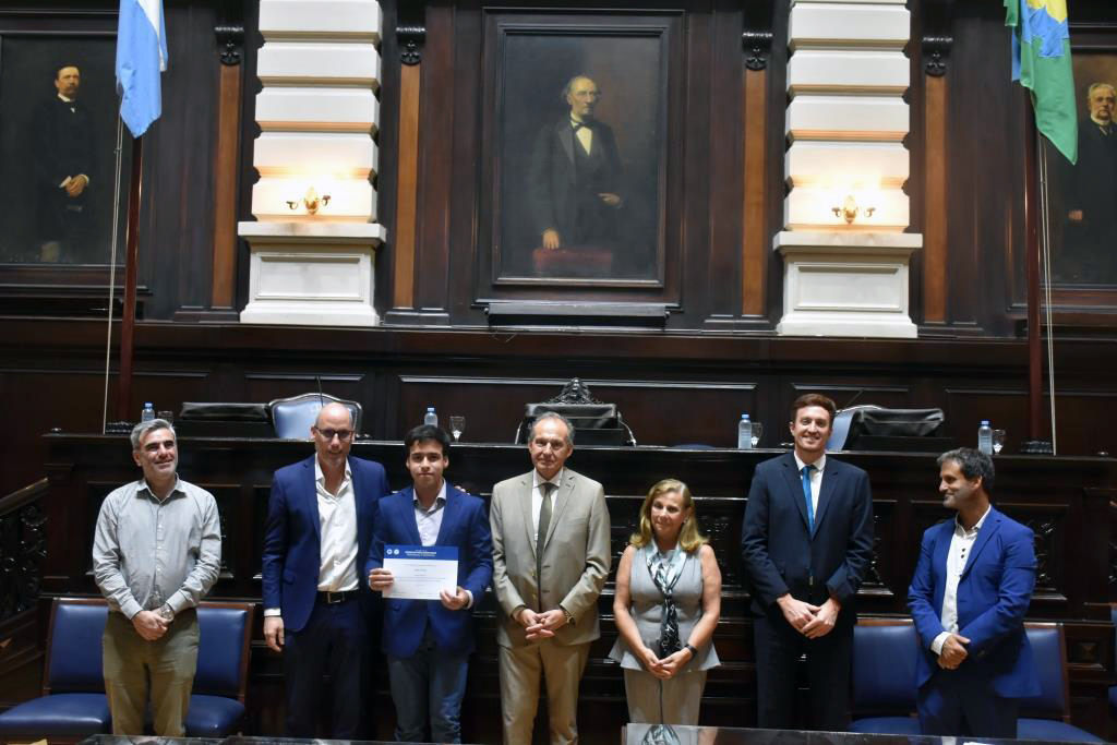 Se entregaron los certificados de la primera promoción de la Diplomatura en Derecho Parlamentario Provincial y Municipal 