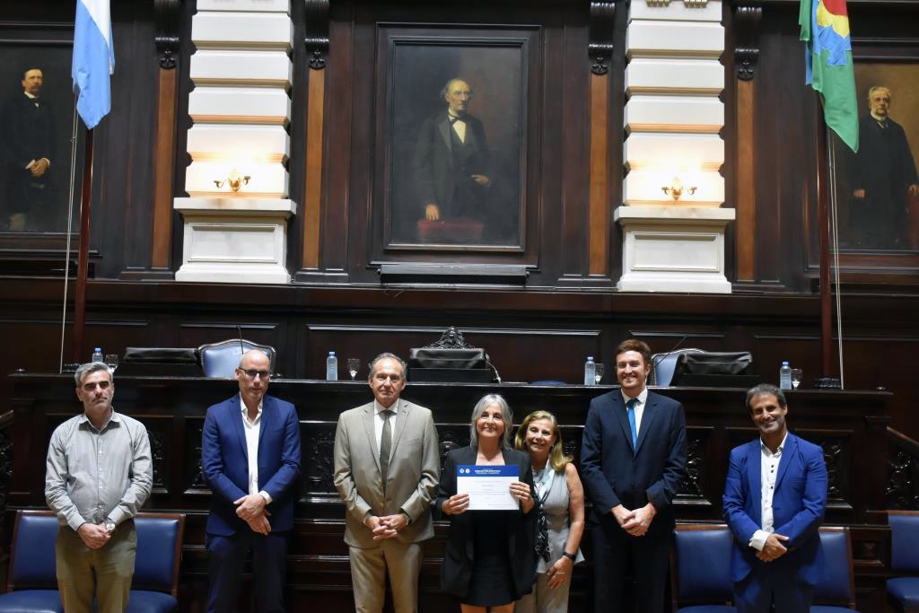 Se entregaron los certificados de la primera promoción de la Diplomatura en Derecho Parlamentario Provincial y Municipal 