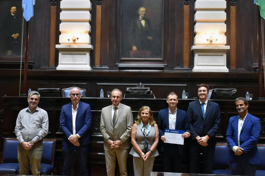 Se entregaron los certificados de la primera promoción de la Diplomatura en Derecho Parlamentario Provincial y Municipal 