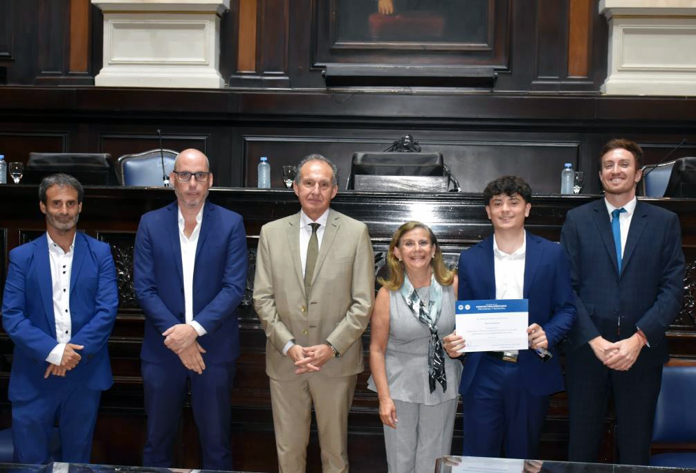 Se entregaron los certificados de la primera promoción de la Diplomatura en Derecho Parlamentario Provincial y Municipal 