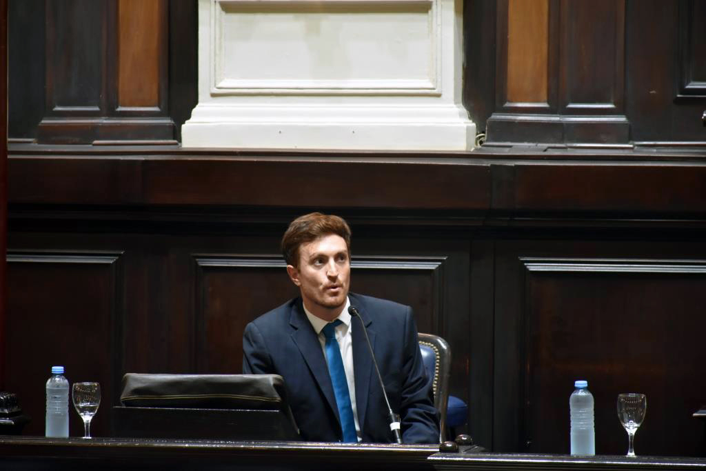 Se entregaron los certificados de la primera promoción de la Diplomatura en Derecho Parlamentario Provincial y Municipal 