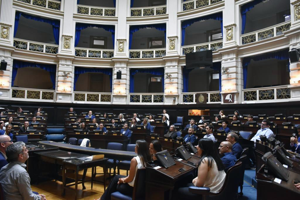 Se entregaron los certificados de la primera promoción de la Diplomatura en Derecho Parlamentario Provincial y Municipal 