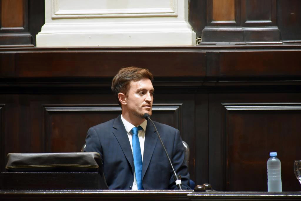 Se entregaron los certificados de la primera promoción de la Diplomatura en Derecho Parlamentario Provincial y Municipal 