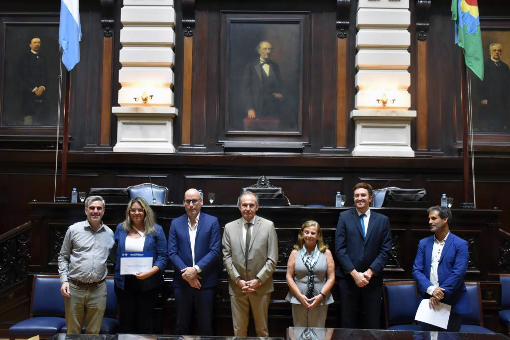 Se entregaron los certificados de la primera promoción de la Diplomatura en Derecho Parlamentario Provincial y Municipal 