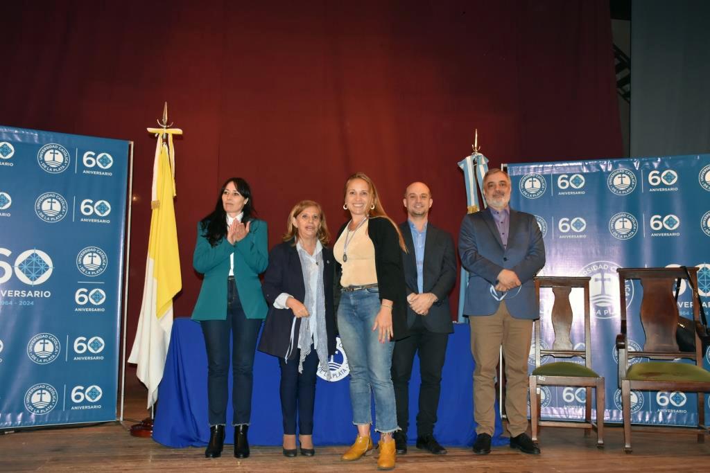 Esfuerzo y familia: la prefecta que se graduó con honores de la UCALP