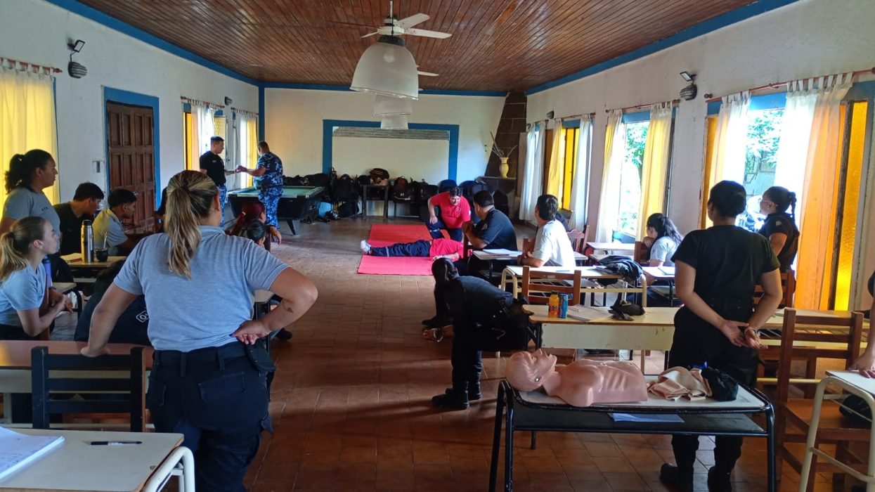 Gracias a los cursos de RCP, una oficial del SPB salvó la vida de un interno