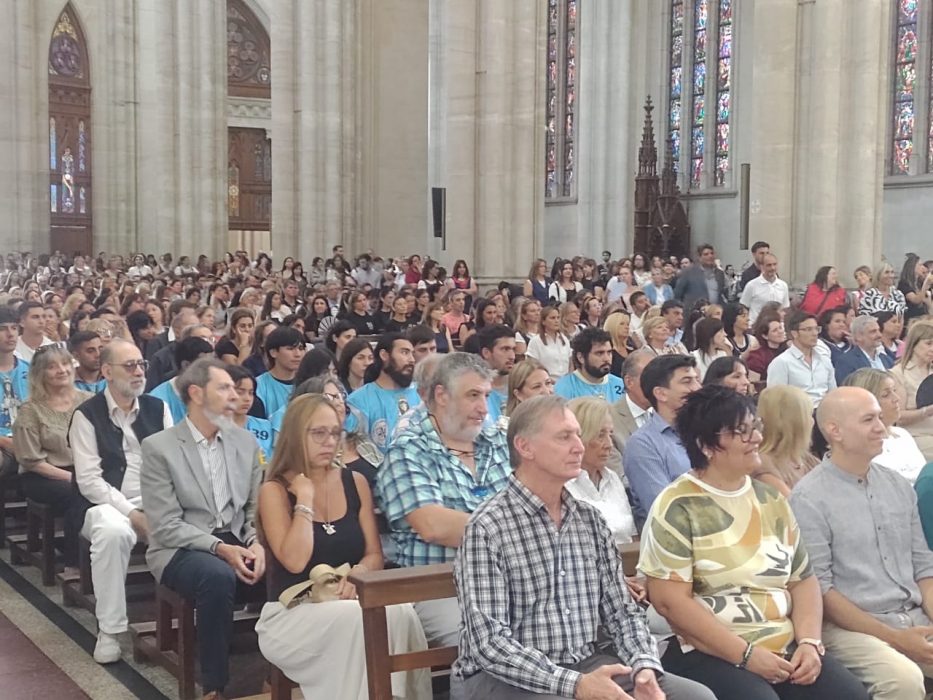 El corazón en el centro del aula: una Catedral colmada dio inicio al ciclo lectivo