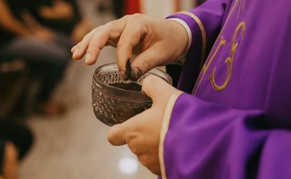 Cuaresma: tomar el barro de nuestra vida