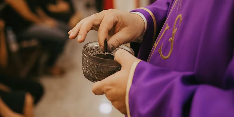 Cuaresma: tomar el barro de nuestra vida