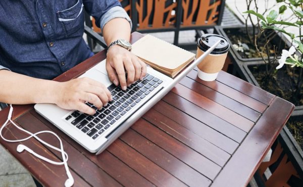 La factuldad de Humanidades lanza un taller gratuito de comunicación para las nuevas narrativas digitales