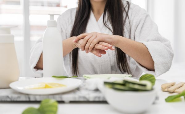 Charla sobre nutrición y cuidado de la piel en el Espacio de Bienestar Comunitario