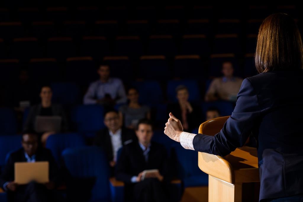 Especialización en Liderazgo: “Planteamos una escuela para técnicos de la política y futuros políticos”