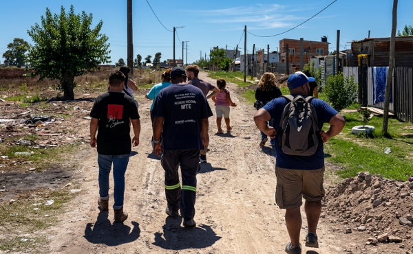 Convocan a estudiantes para relevar los barrios populares de La Plata