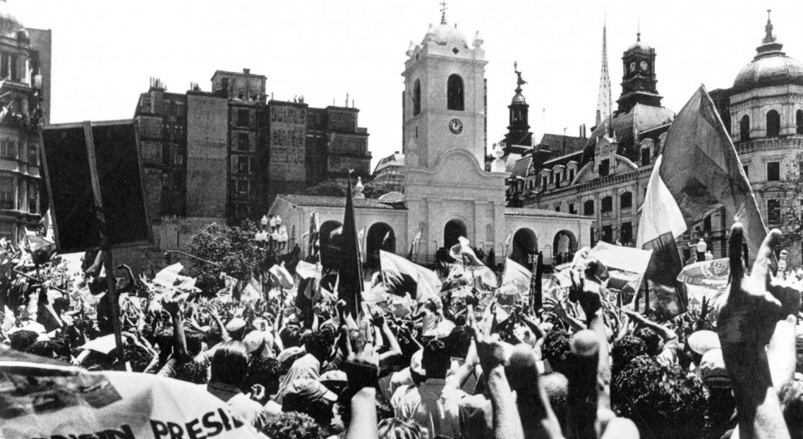 Defender la Democracia como forma de gobierno y elección de vida