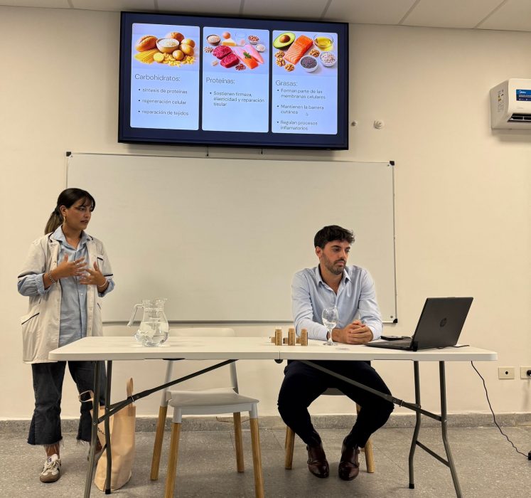 Se realizó una charla sobre nutrición y cuidado de la piel en el Espacio de Bienestar Comunitario (1)