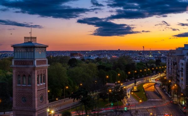 Se suman becas, cursos y convocatorias