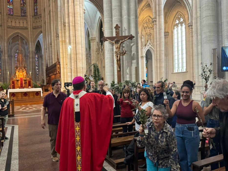 Mons. Carrara: “Vivir el signo del ramo bendecido como una expresión de fe y confianza en Dios”