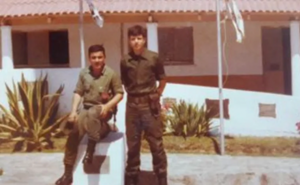 Volver a Malvinas: el viaje de un veterano de guerra para sanar las heridas