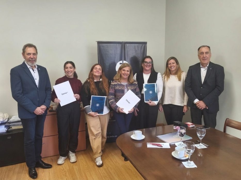 La UCALP, Edelap y Cáritas brindan capacitaciones en oficios y emprendedurismo