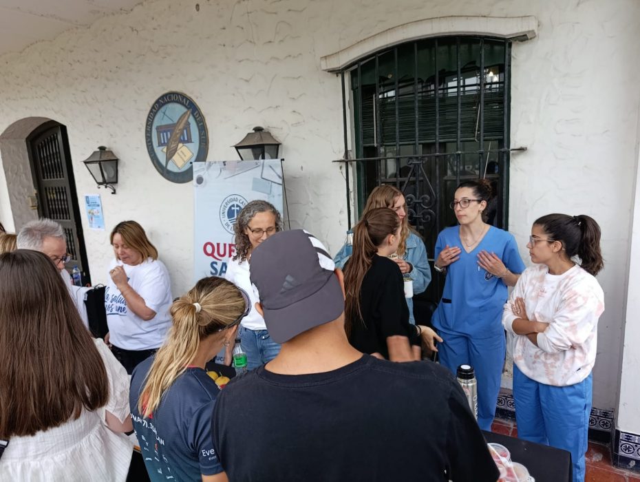 Estudiantes de Nutrición en una jornada de prevención y promoción de la salud
