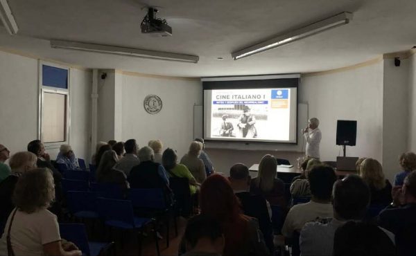 Curso de extensión sobre cine italiano en Bernal
