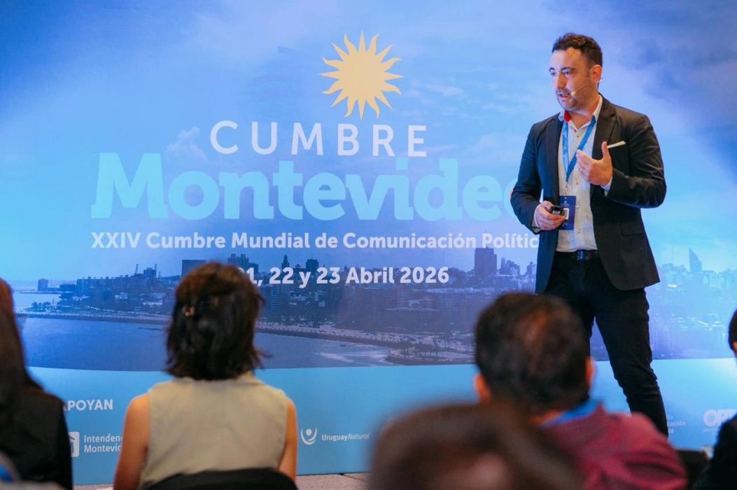 Foto cumbre de comunicación política 2