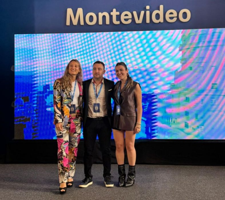 Docentes participaron de la Cumbre Mundial de Comunicación Política