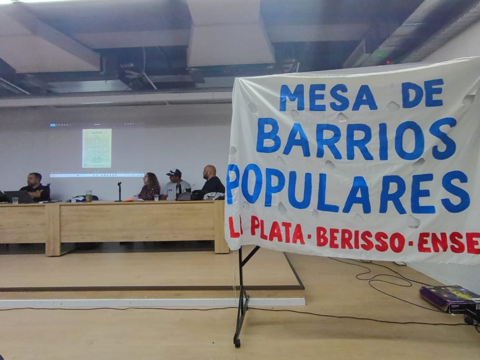 Foto mesa barrios populares 10