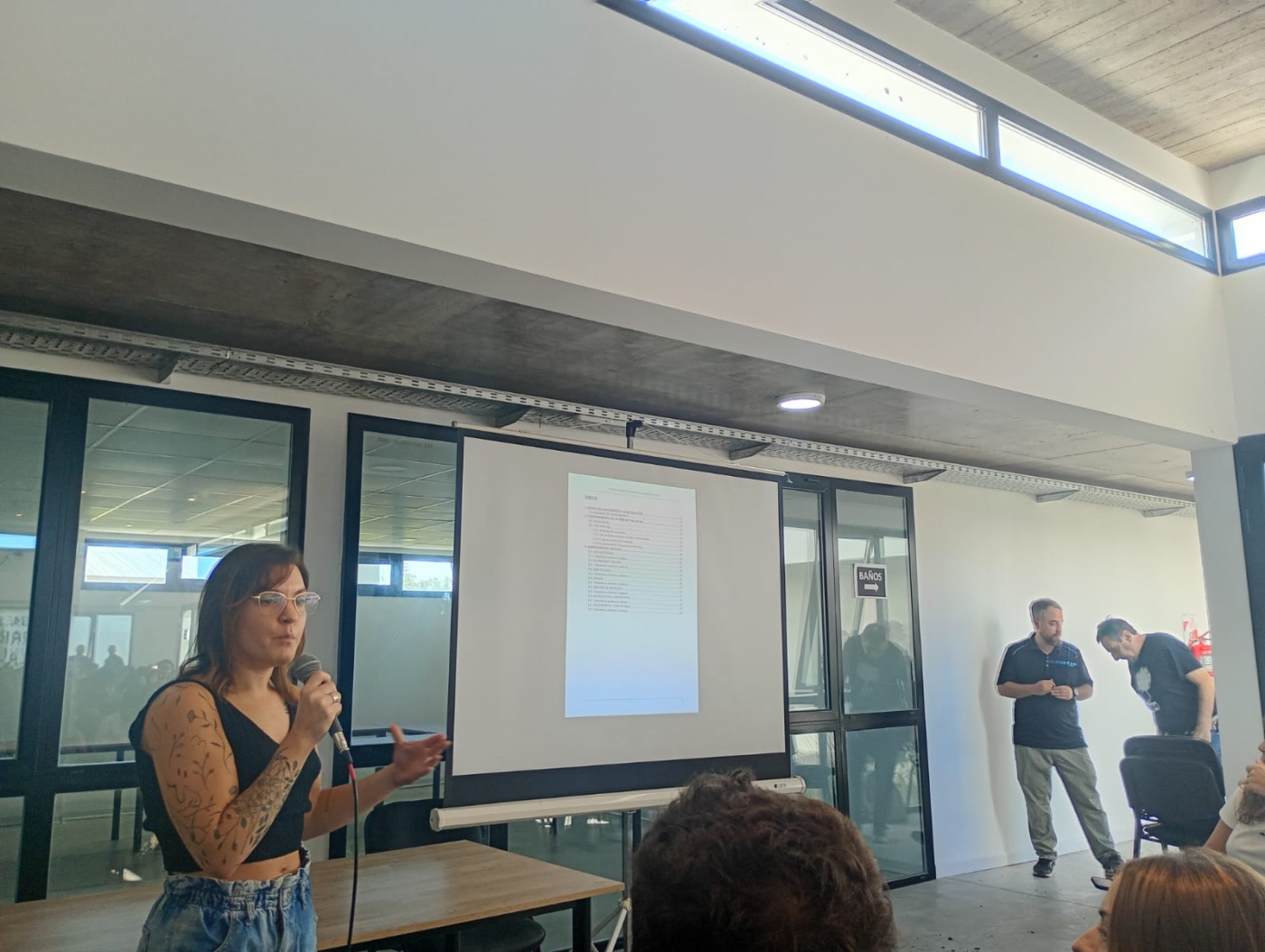 Foto mesa de barrios populares 6