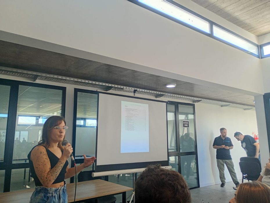 Foto mesa de barrios populares 6