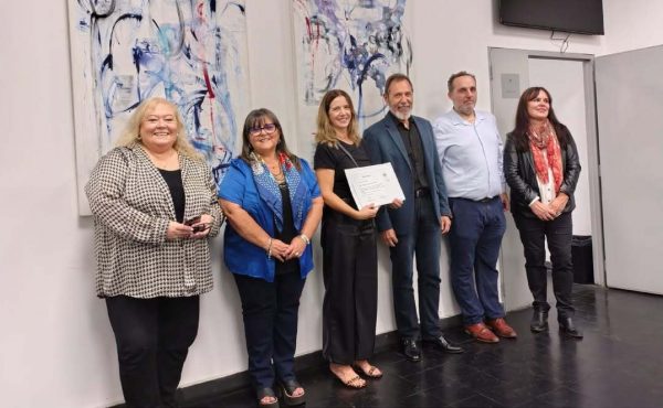 Una nueva muestra llena de arte los pasillos de Arquitectura y Diseño