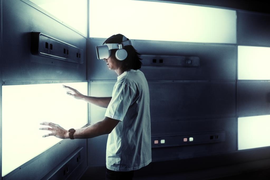 La era digital y el desafío de recuperar el sentido del espacio y la experiencia humana