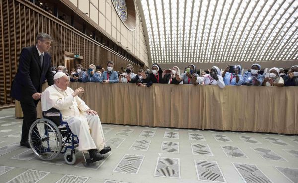 Francisco, testigo de la fragilidad entusiasmada: a un año de un gesto que causó asombro