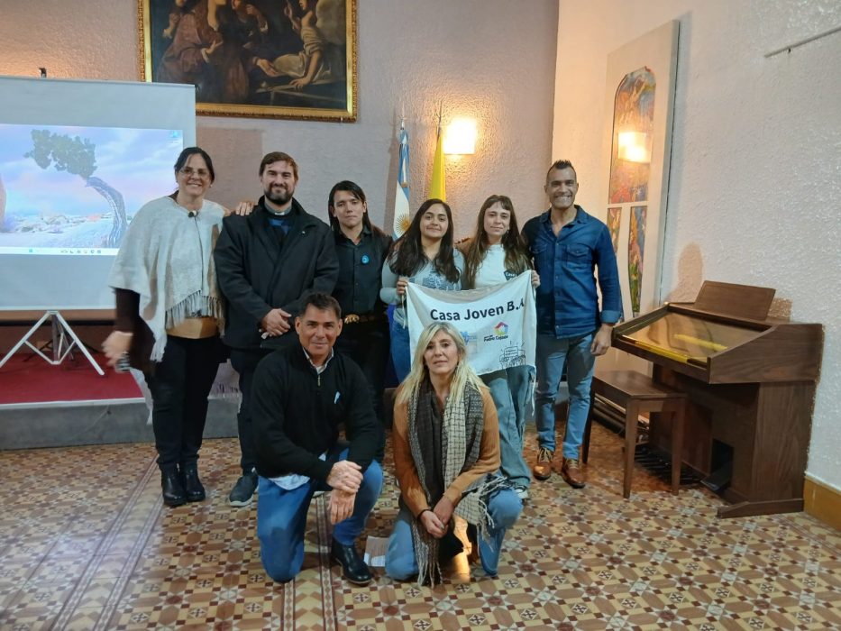 El compromiso social universitario reunió a alumnos y docentes en un conversatorio (15)