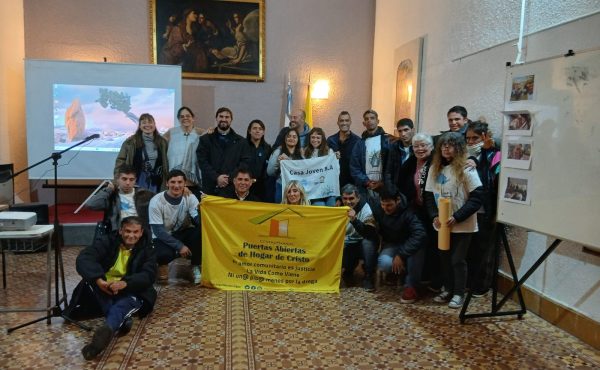 El compromiso social universitario reunió a alumnos y docentes en un conversatorio