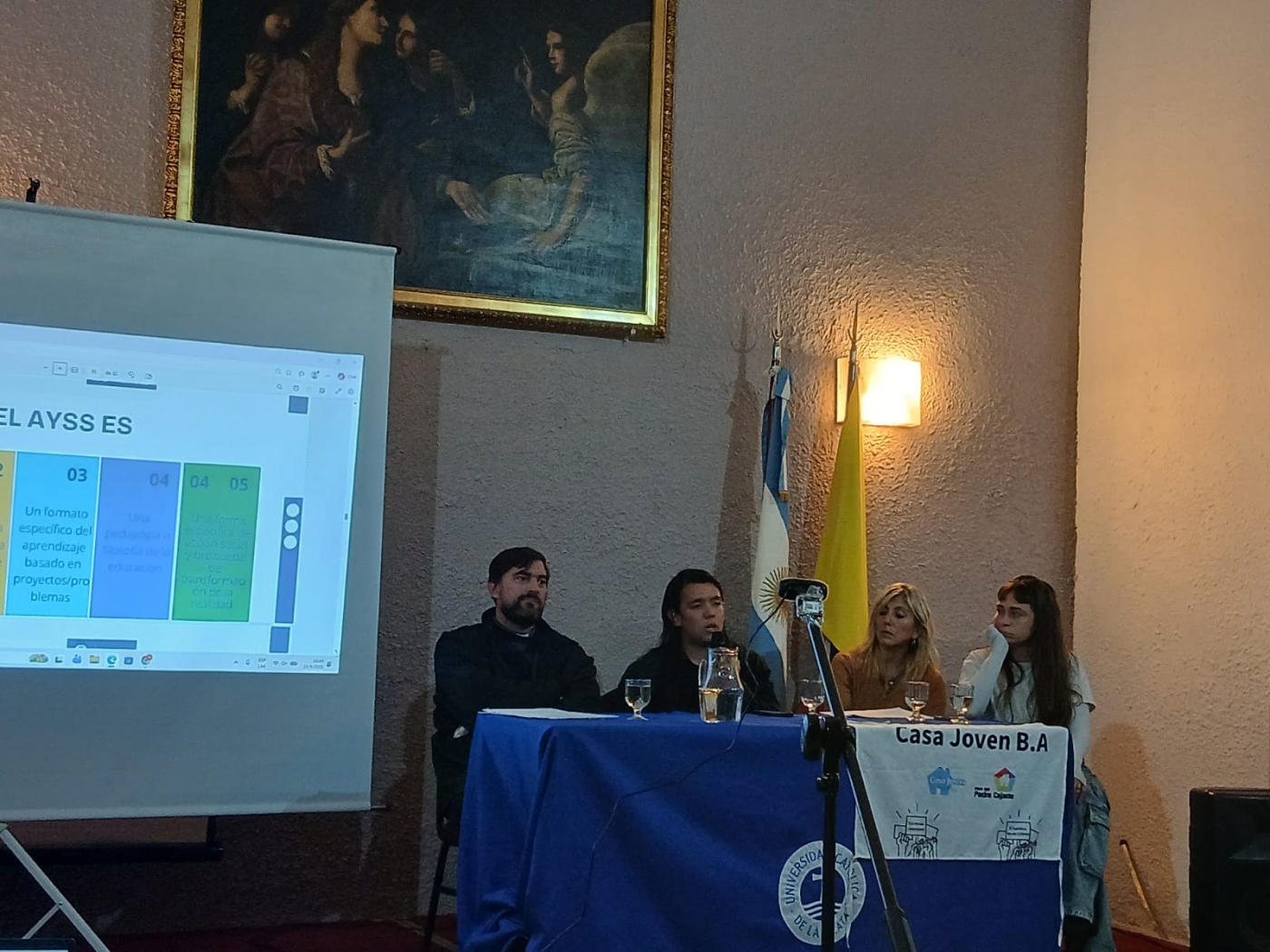 El compromiso social universitario reunió a alumnos y docentes en un conversatorio