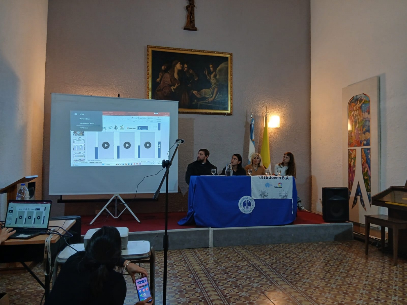 El compromiso social universitario reunió a alumnos y docentes en un conversatorio
