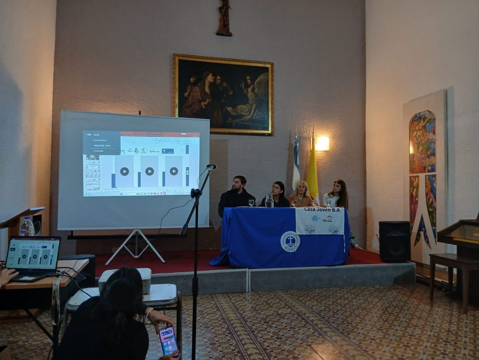 El compromiso social universitario reunió a alumnos y docentes en un conversatorio (4)