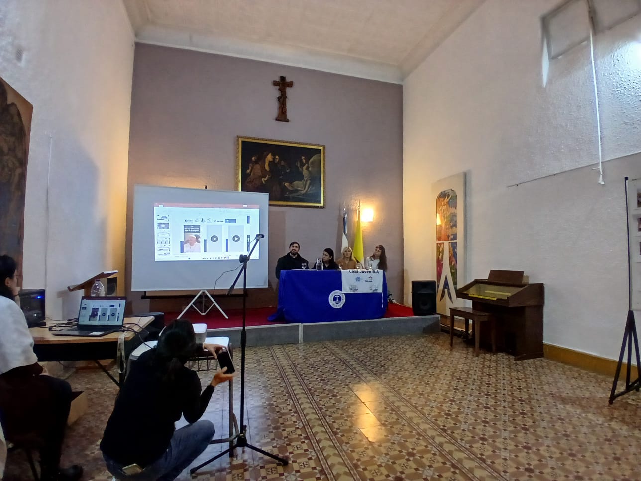 El compromiso social universitario reunió a alumnos y docentes en un conversatorio