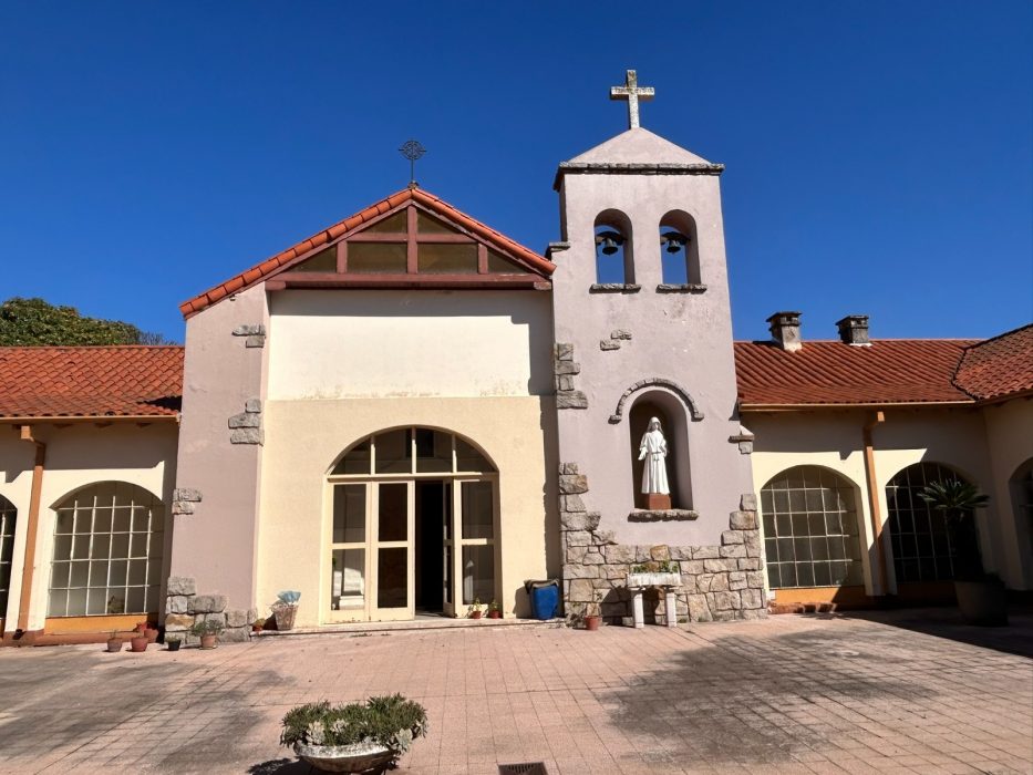 Estudiantes de la cátedra de Arquitectura Sacra (Bernal), relevan y documentan edificios religiosos en Quilmes (10)