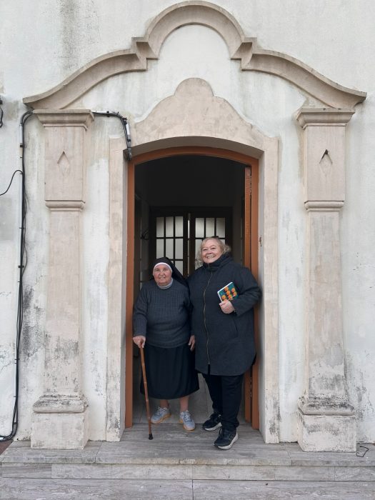 Estudiantes de la cátedra de Arquitectura Sacra (Bernal), relevan y documentan edificios religiosos en Quilmes (12)