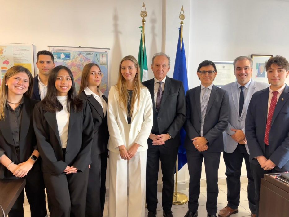 Visita al cónsul italiano para aprender sobre la labor diplomática