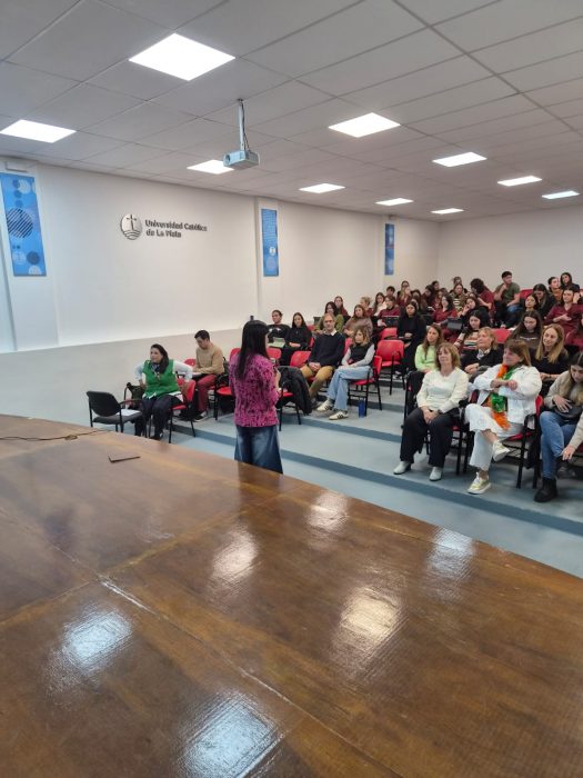 La UCALP y el Colegio de Fonoaudiólogos realizaron una jornada para homenajear trayectorias profesionales en Bahía Blanca (3)