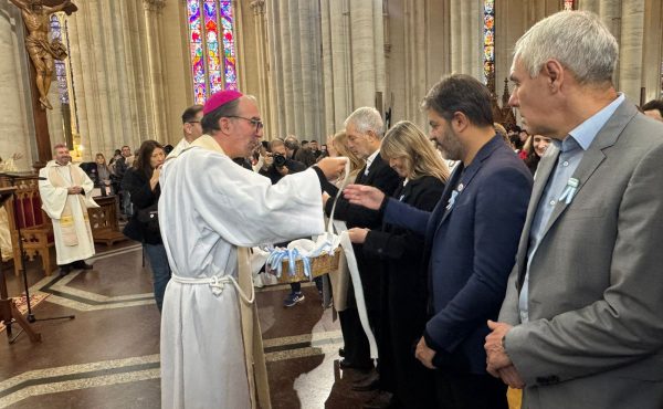 El arzobispo Carrara presidió el Tedeum en la Catedral por la celebración patria