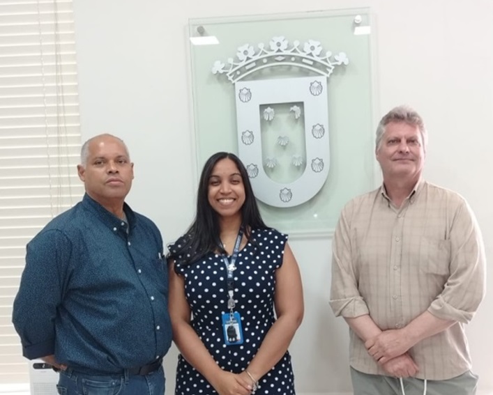 Docente de Arquitectura en una visita académica en República Dominicana