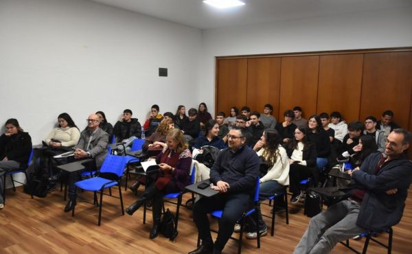 Enrique Del Percio disertó sobre los desafíos humanos en la era digital