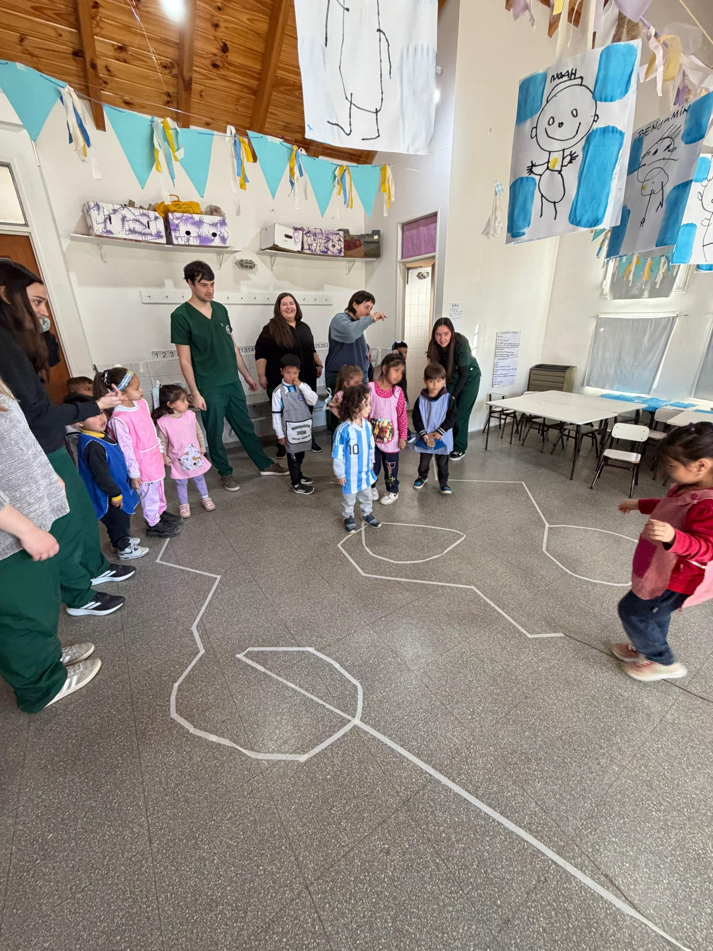 Estudiantes de Terapia Ocupacional desarrollan acciones comunitarias con adultos mayores y niños en Bahía Blanca
