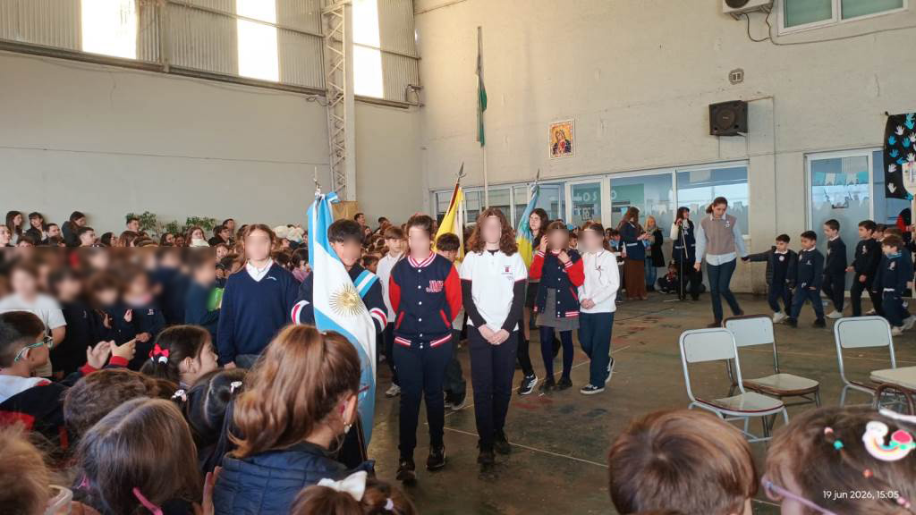 Estudiantes del Estrada realizaron su promesa de lealtad a la bandera Argentina